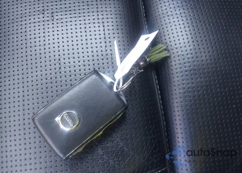 2018 Volvo S90 T6 Inscription из США, поврежденный, VIN LVY992ML5JP018556